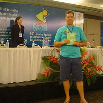 Ganhador de um dos livros escrito pela Oficiala do Paraná
